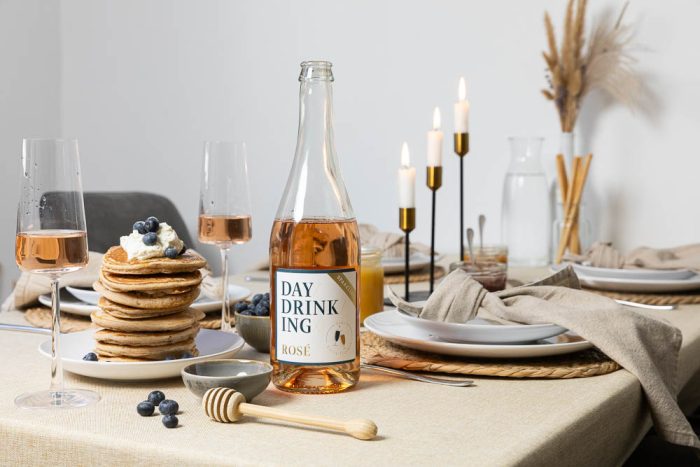 Gedeckter Frühstückstisch